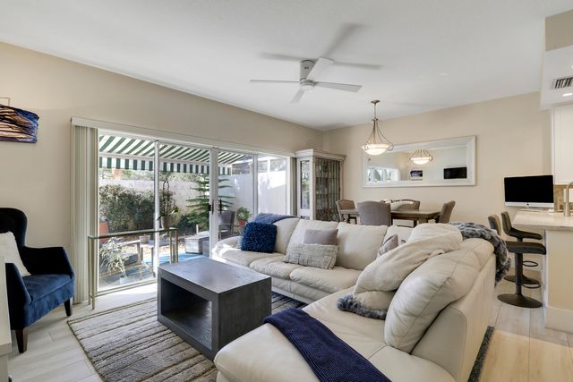 6 Oakleaf Court, Tequesta, FL 33469