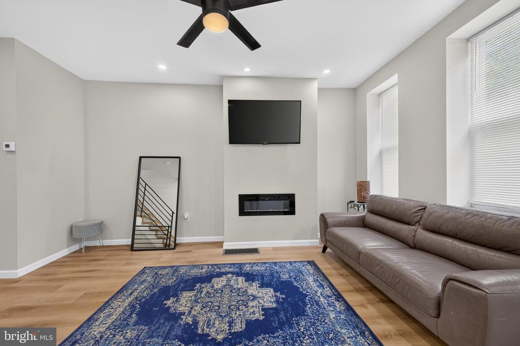 2442 N 13TH ST, PHILADELPHIA, PA 19133 — photo 3