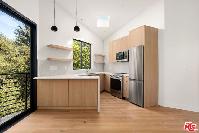 3427 Bonnie Hill Drive, Los Angeles, CA 90068