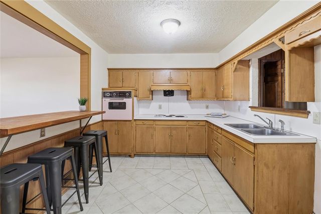 310 N Park Road, Hobart, OK 73651