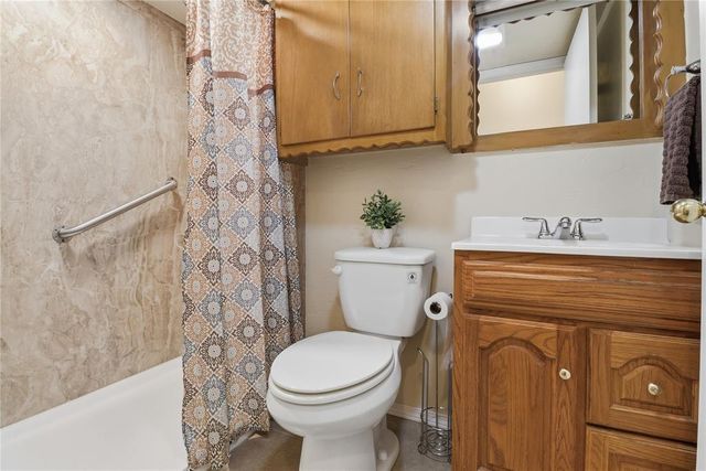 310 N Park Road, Hobart, OK 73651