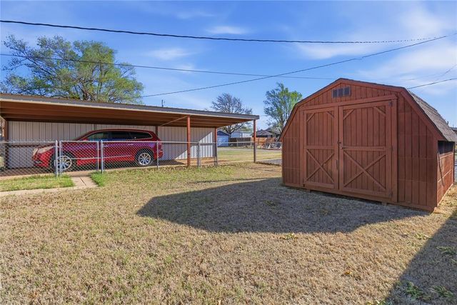 310 N Park Road, Hobart, OK 73651