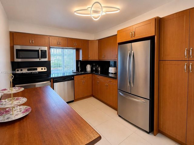 1000 Parkview Drive 415, Hallandale Beach, FL 33009