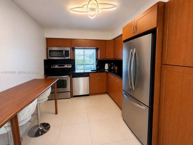 1000 Parkview Drive 415, Hallandale Beach, FL 33009