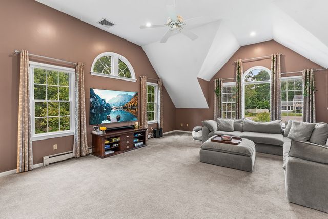 16 Jasmine Rd, Medway, MA 02053