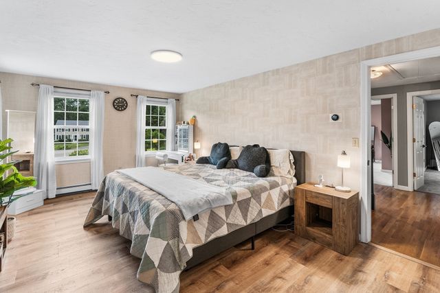 16 Jasmine Rd, Medway, MA 02053