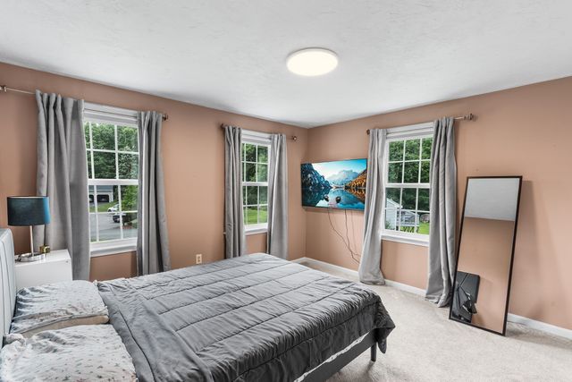 16 Jasmine Rd, Medway, MA 02053