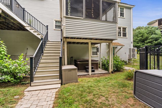 16 Jasmine Rd, Medway, MA 02053