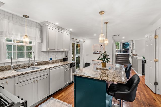 16 Jasmine Rd, Medway, MA 02053