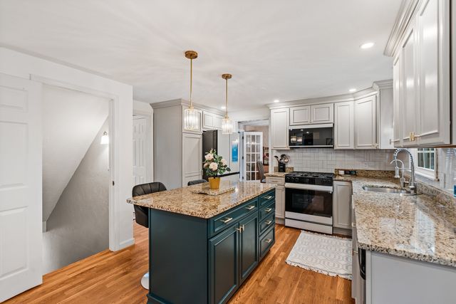 16 Jasmine Rd, Medway, MA 02053