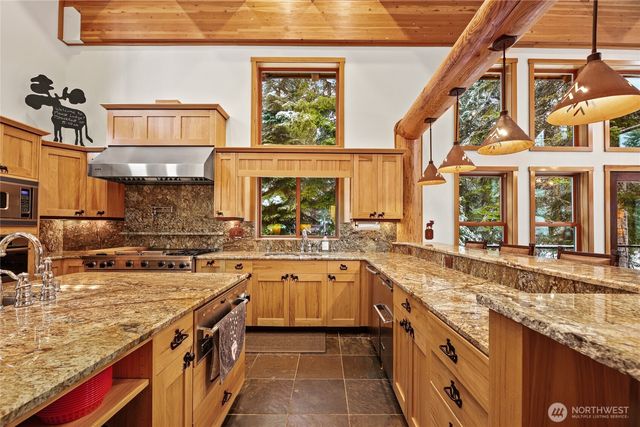 27 Alpental Strasse, Snoqualmie Pass, WA 98068