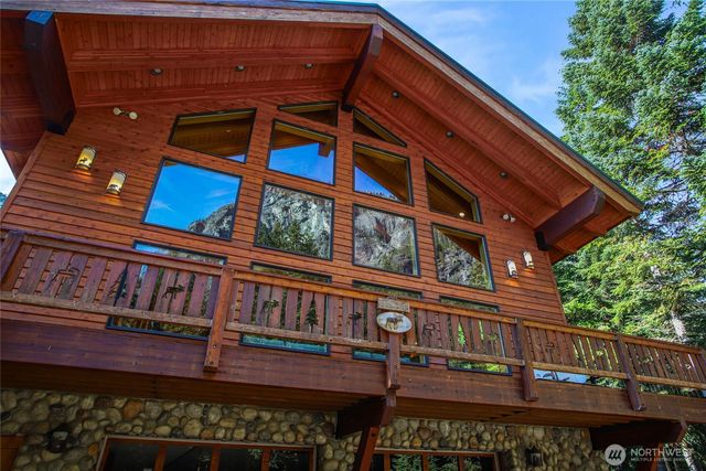 27 Alpental Strasse, Snoqualmie Pass, WA 98068