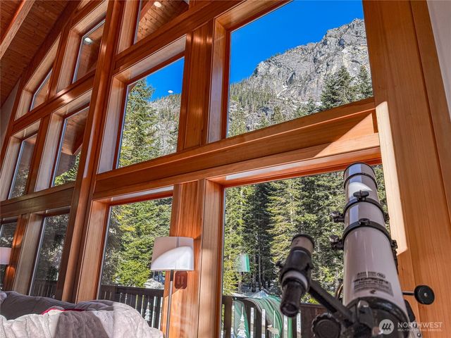 27 Alpental Strasse, Snoqualmie Pass, WA 98068