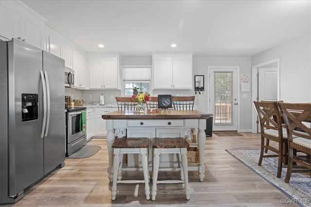 3873 Perthshire Ln, Colonial Heights, VA 23834