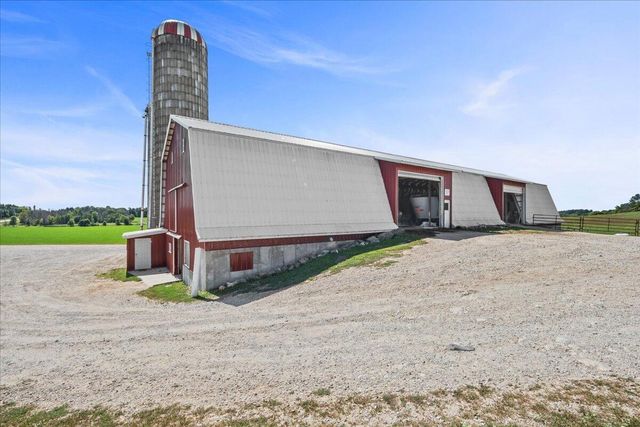 W1731 Kiel ROAD, New Holstein, WI 53061