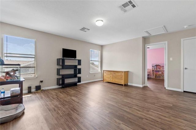 18425 Crestwind LN, Elgin, TX 78621