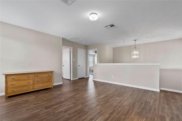 18425 Crestwind LN, Elgin, TX 78621