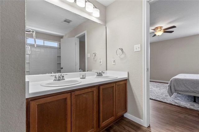 18425 Crestwind LN, Elgin, TX 78621