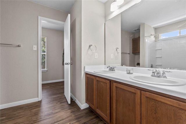 18425 Crestwind LN, Elgin, TX 78621