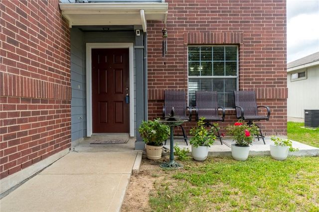 18425 Crestwind LN, Elgin, TX 78621