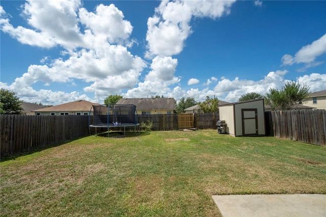 18425 Crestwind LN, Elgin, TX 78621