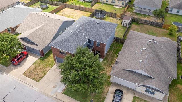 18425 Crestwind LN, Elgin, TX 78621