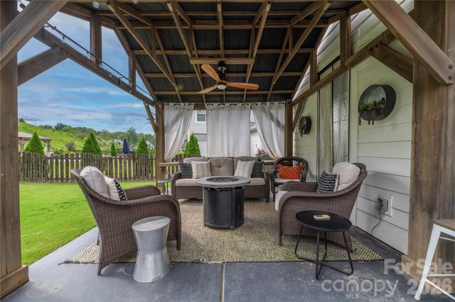 123 Country Lake Drive, Mooresville, NC 28115