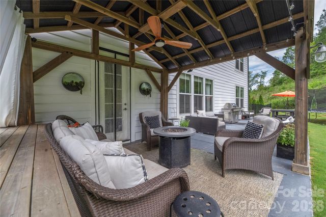 123 Country Lake Drive, Mooresville, NC 28115