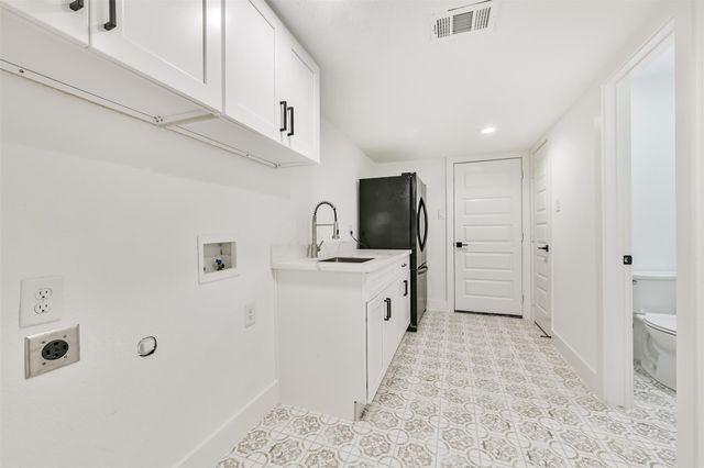 18610 Martinique Drive, Houston, TX 77058