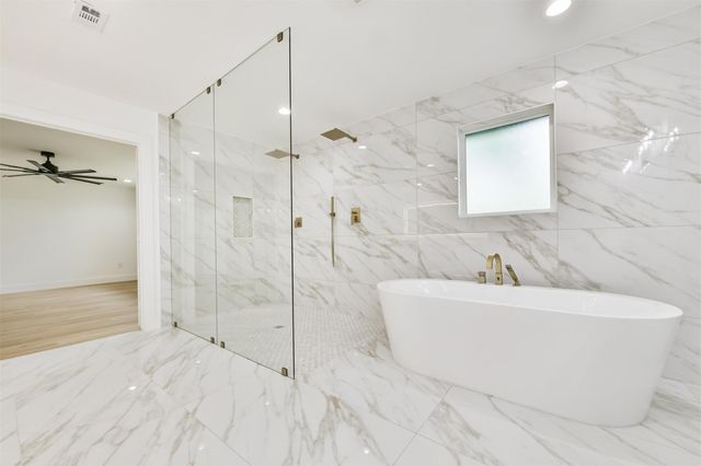 18610 Martinique Drive, Houston, TX 77058