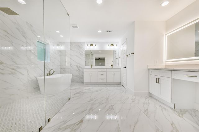 18610 Martinique Drive, Houston, TX 77058