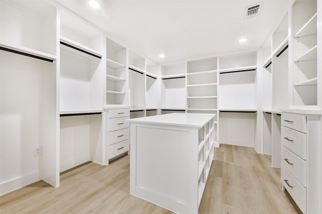 18610 Martinique Drive, Houston, TX 77058