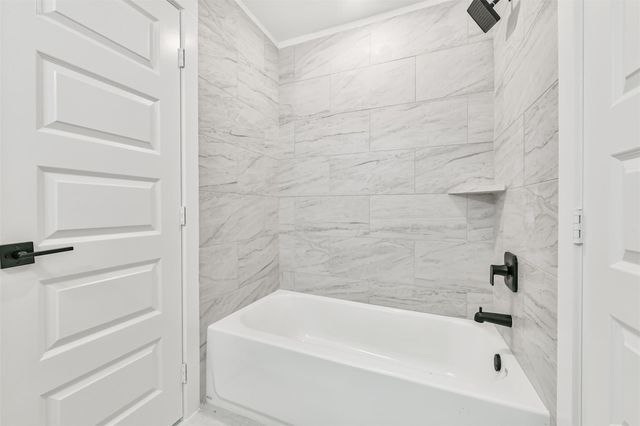 18610 Martinique Drive, Houston, TX 77058