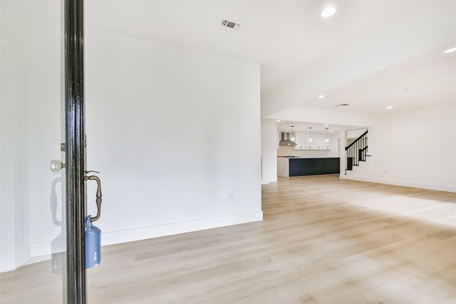 18610 Martinique Drive, Houston, TX 77058