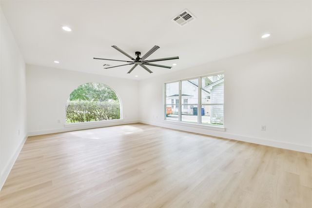 18610 Martinique Drive, Houston, TX 77058