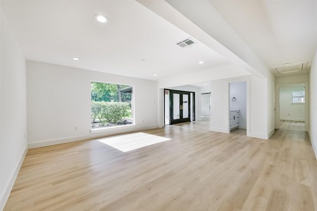 18610 Martinique Drive, Houston, TX 77058