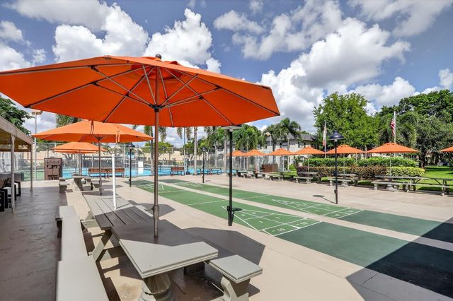 5640 SW 3rd Place 208, Margate, FL 33068