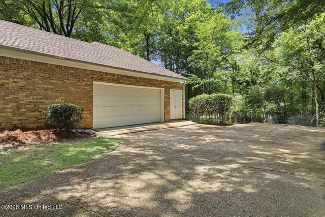 217 Oak Hollow Drive, Madison, MS 39110