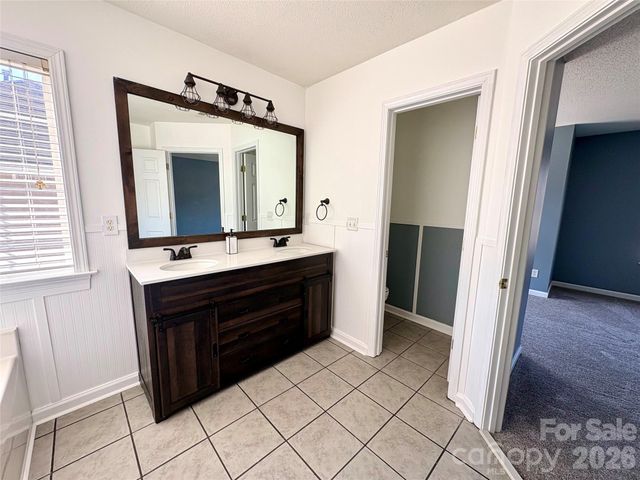 89 Woodfern Road, Fletcher, NC 28732