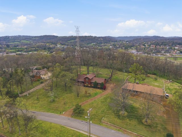 506 Woodshire Dr, Goodlettsville, TN 37072