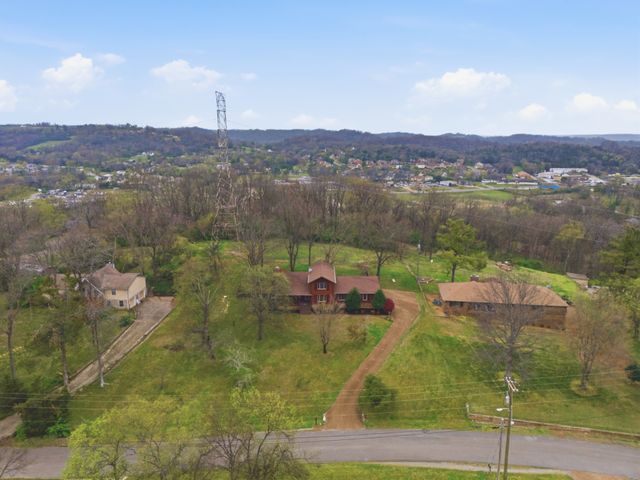 506 Woodshire Dr, Goodlettsville, TN 37072