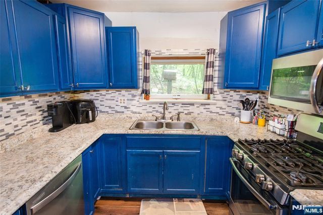51 Poplar Grove Terrace, West Milford, NJ 07480