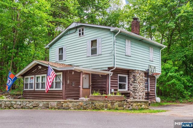 51 Poplar Grove Terrace, West Milford, NJ 07480