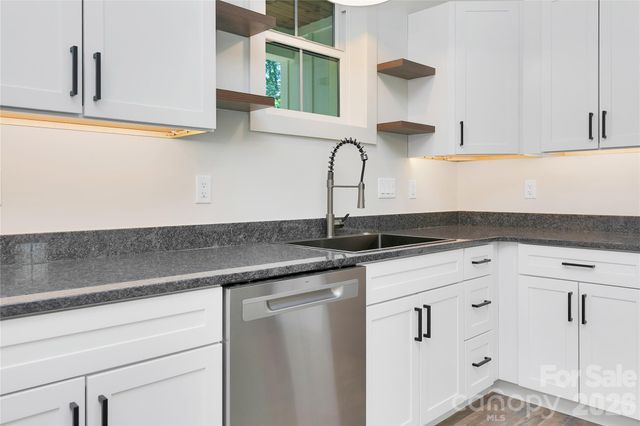 146 Cliff Road, Penrose, NC 28766