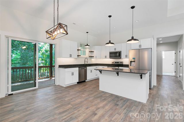 146 Cliff Road, Penrose, NC 28766