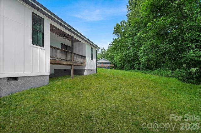 146 Cliff Road, Penrose, NC 28766