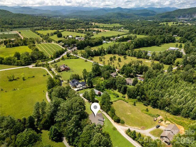 146 Cliff Road, Penrose, NC 28766