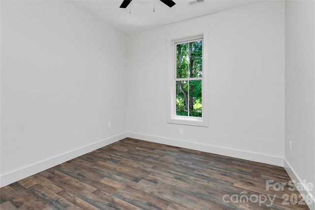 146 Cliff Road, Penrose, NC 28766