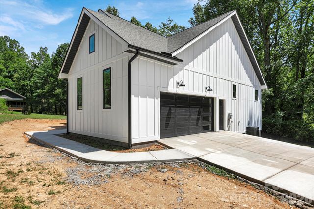 146 Cliff Road, Penrose, NC 28766