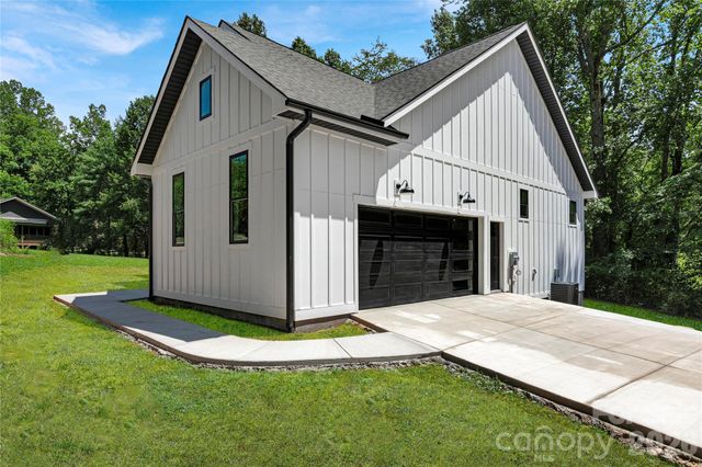 146 Cliff Road, Penrose, NC 28766